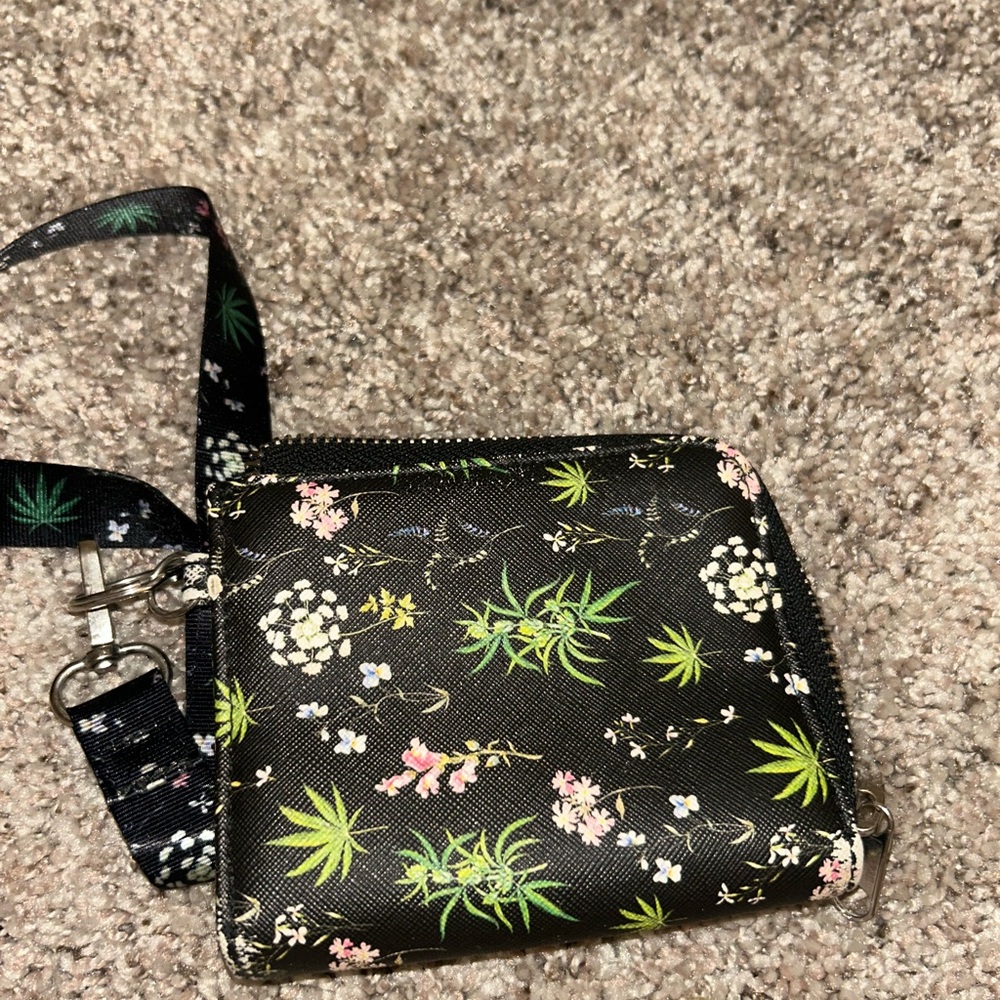 Never Used Weed Printed Black Small Wallet/Card Holder.